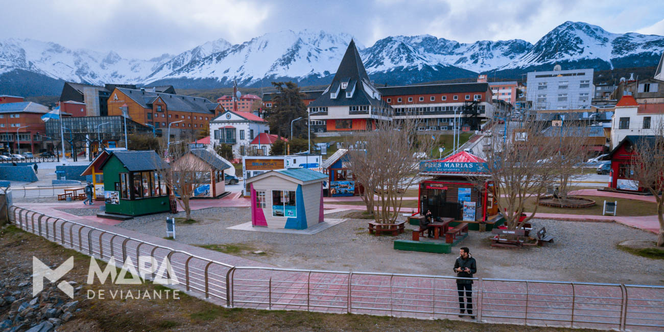 Guichês e agencias turísticas no pier em Ushuaia
