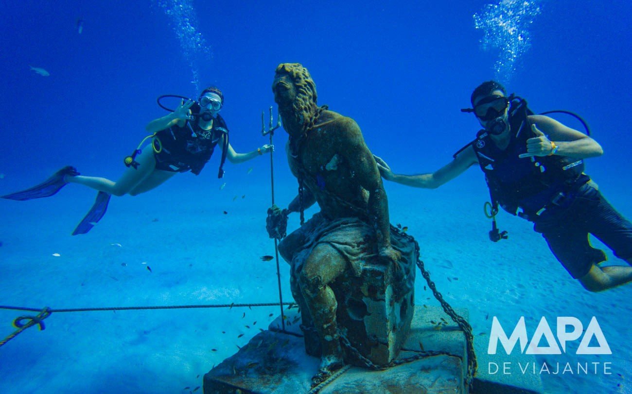 Estátua Poseidon em San Andrés