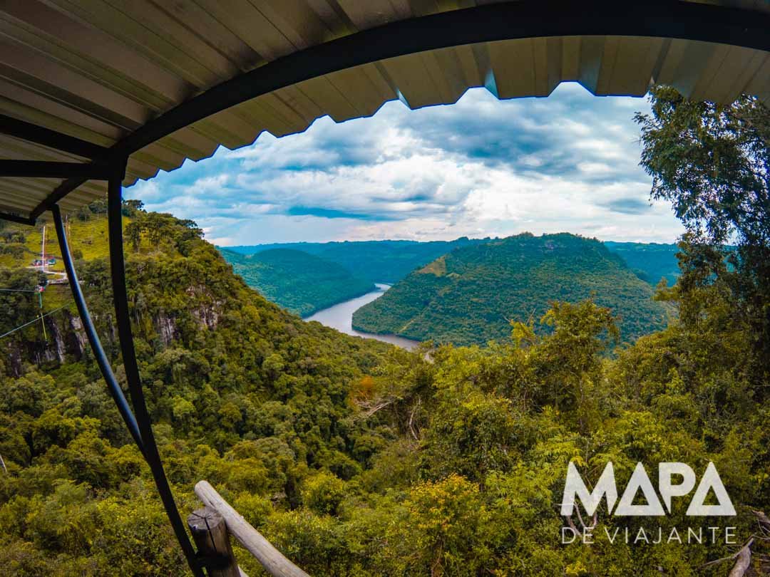 Vista da Tirolesa do Rio das Antas