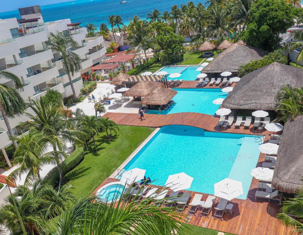 Privilege-Aluxes-Isla-Mujeres