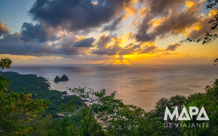 Trilha do Piquinho Pôr do Sol Dois Irmãos
