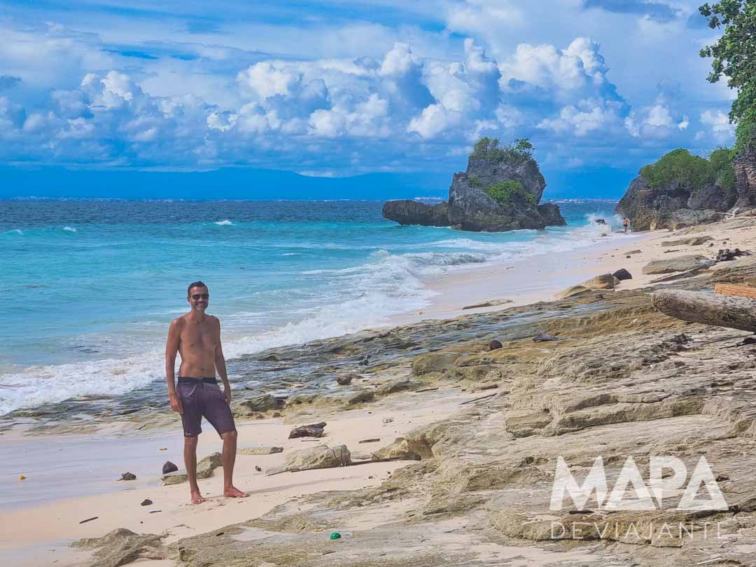 Praias em Uluwatu Padang, Suluban e Thomaz