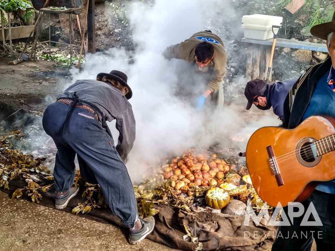 O que é Curanto Onde comer Colonia Suiza Suiça