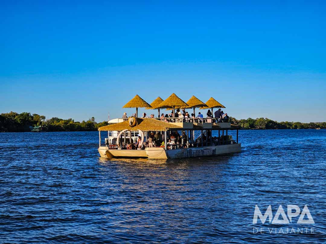 Safari aquático hipopotamos victoria falls zimbábue rio zambeze